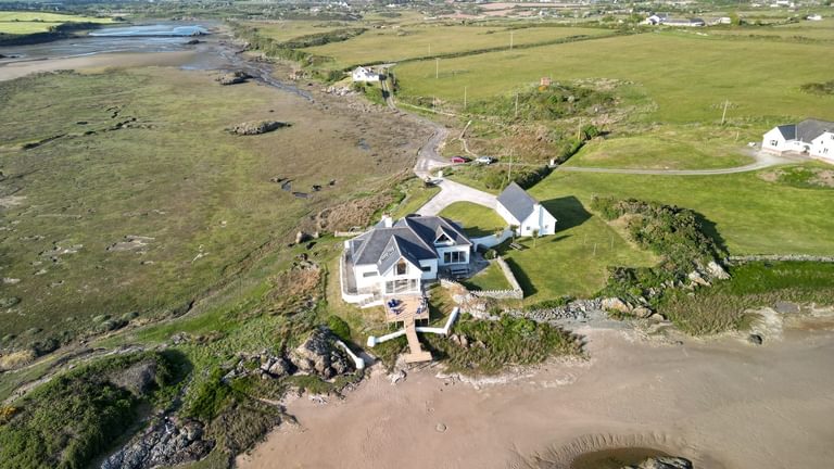 House on the beach Ty Gwyn Cymyran Anglesey LL65 3 LE seventeen 1920x1080 2023 07 13 130240 qrfp