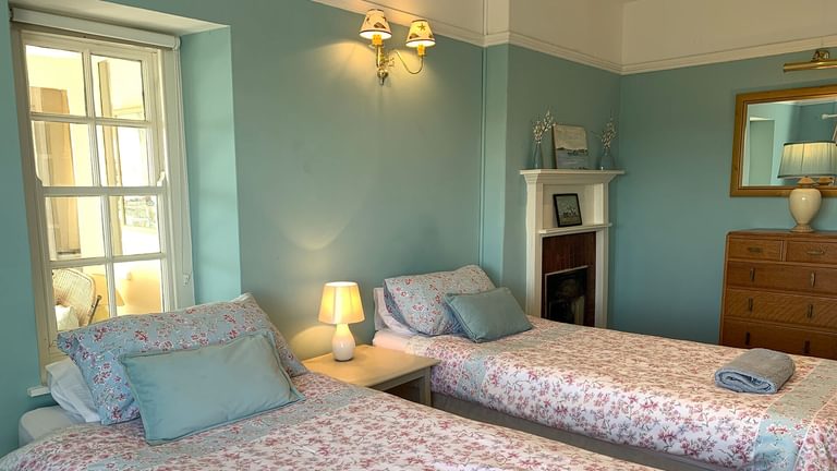 Hafod Trearddur Bay Anglesey twin bedroom 1920x1080
