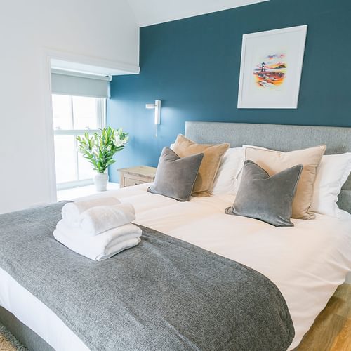 Hen Cymyran Valley Anglesey blue bedroom 2 1920x1080