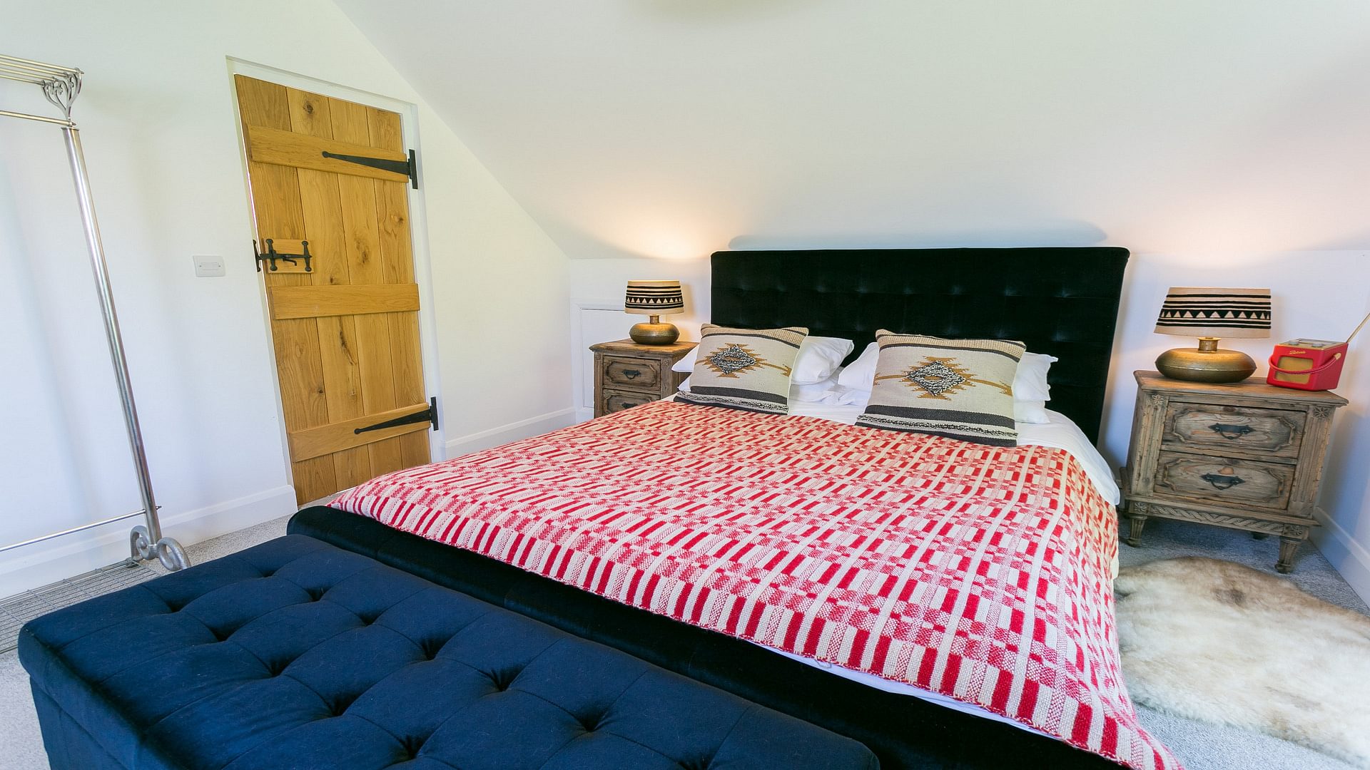 Hen Felin Rhoshirwaun Abersoch Gwynedd LL538 HS Bedroom coral doorr 1920x1080