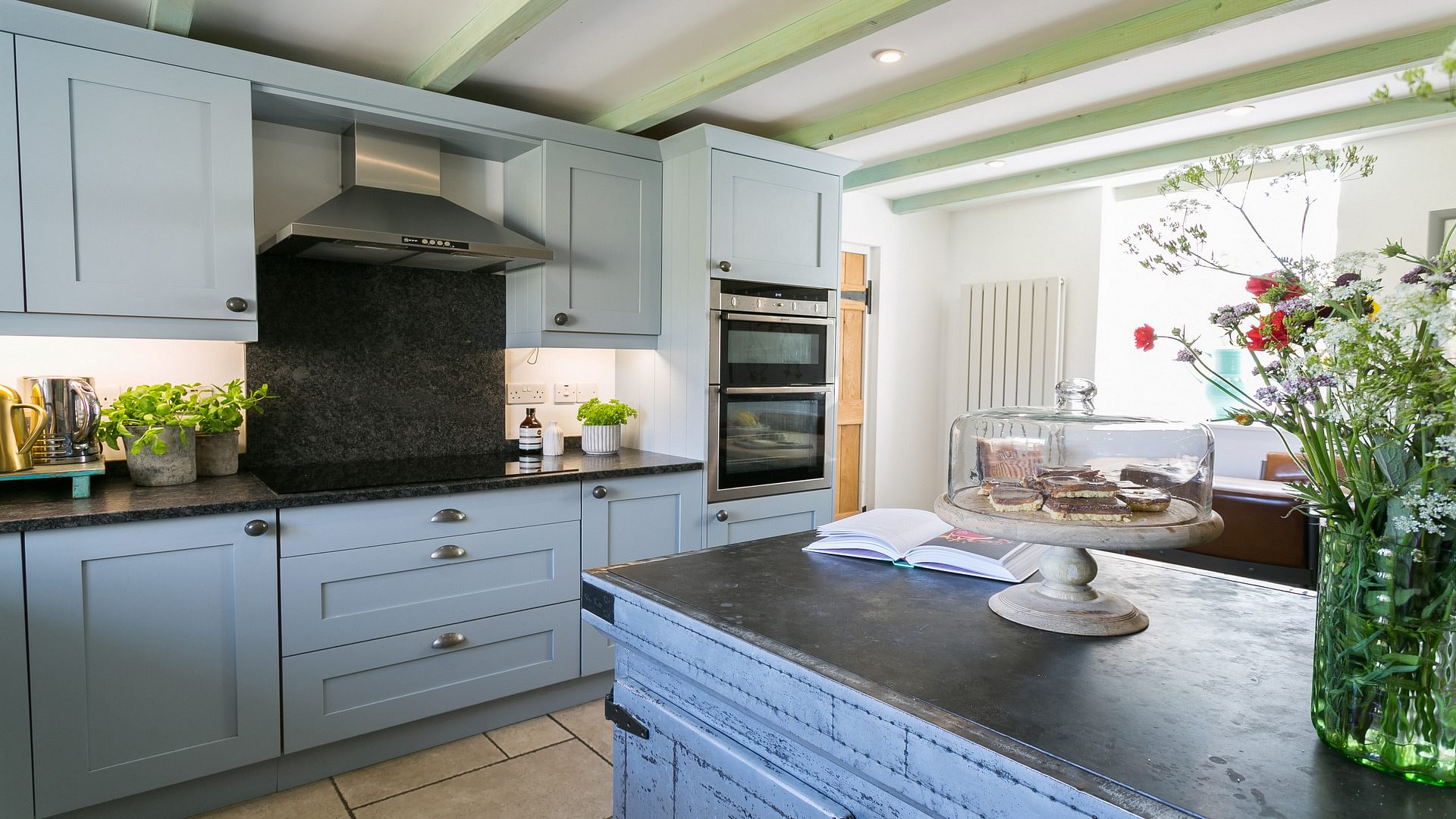 Hen Felin Rhoshirwaun Abersoch Gwynedd LL538 HS kitchen three 1920x1080