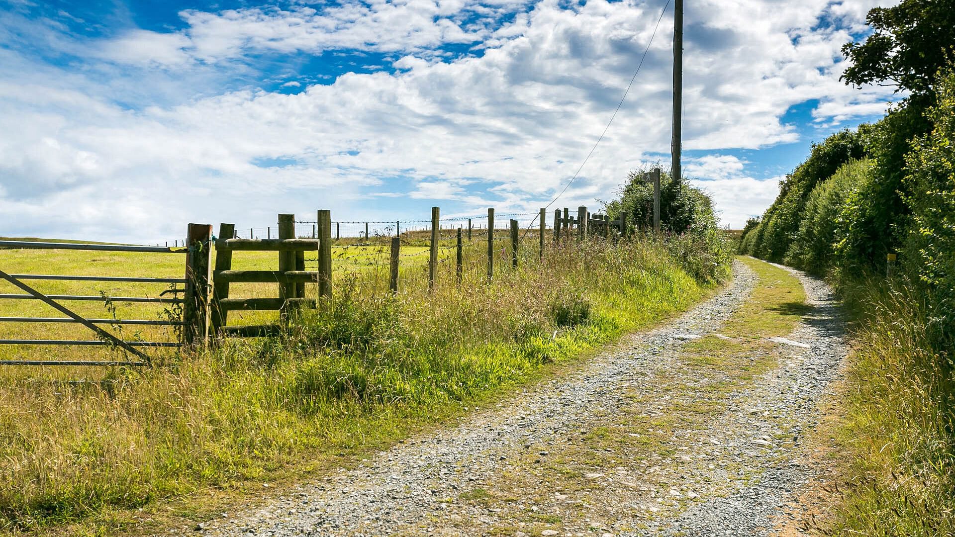 Llangwyfan Isaf Bodorgan Anglesey lane 3 1920x1080