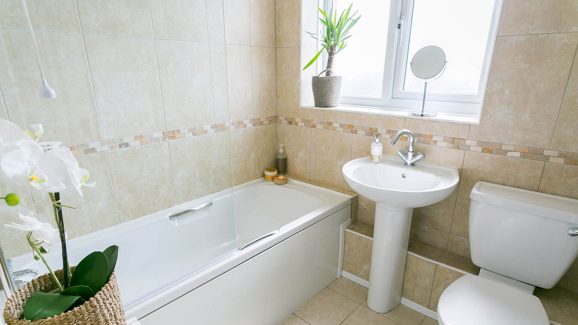 Mornant Trearddur Bay Anglesey bathroom 6 1920x1080