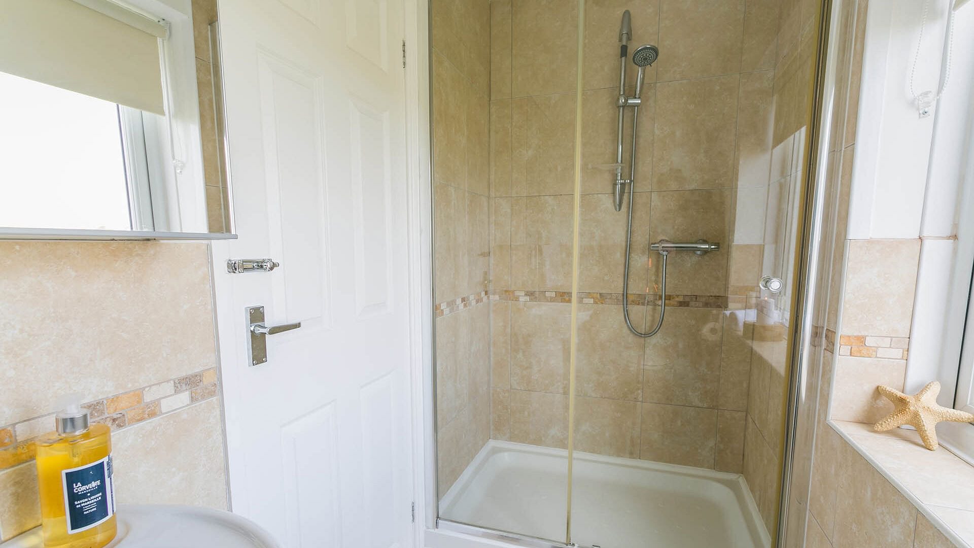 Mornant Trearddur Bay Anglesey bathroom 7 1920x1080