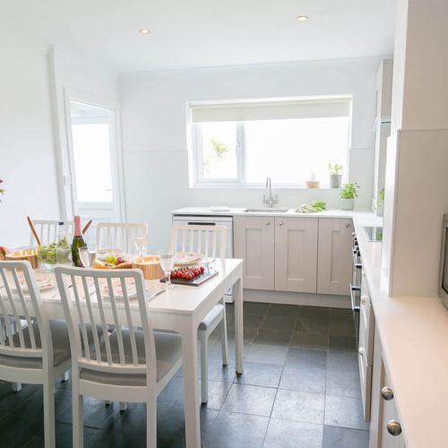 Mornant Trearddur Bay Anglesey kitchen 4 1920x1080