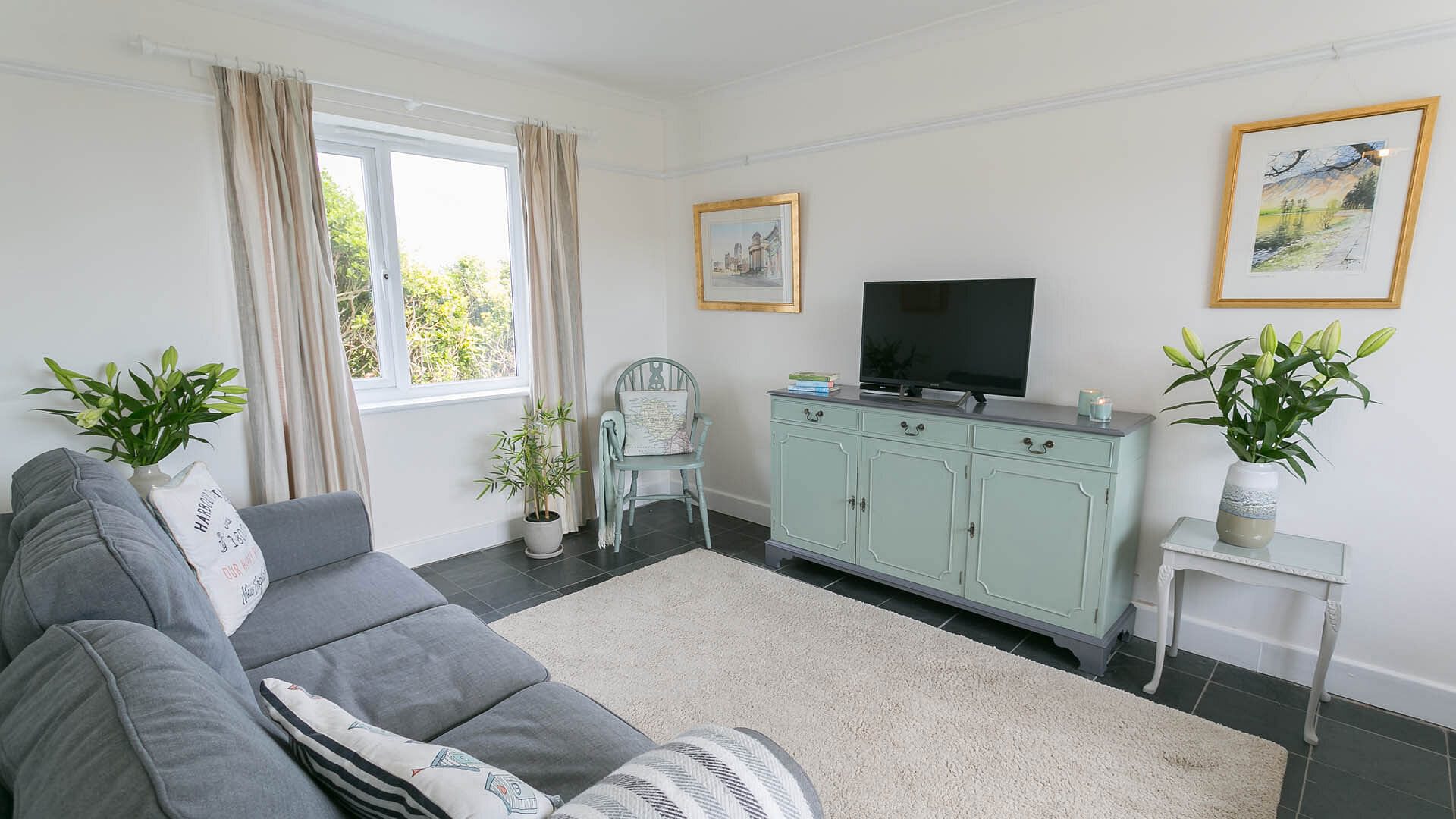 Mornant Trearddur Bay Anglesey sitting room 6 1920x1080