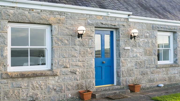 Moryn Lligwy Moelfre Anglesey LL728 NN doorway 1920x1080 jpg