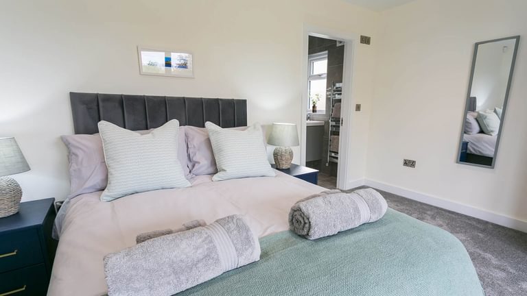 Madrona Valley Anglesey double bedroom ensuite 3 1920x1080