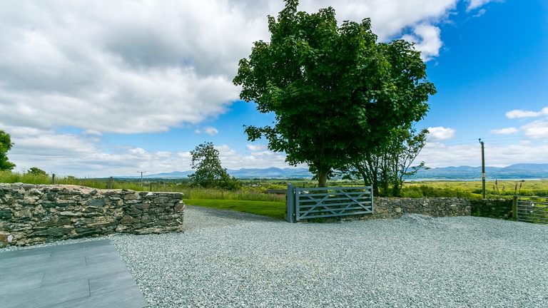 Maes Y Ceirchdir Newborough Anglesey LL616 SG parking 1920x1080