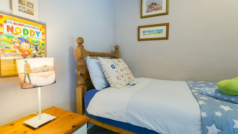 Mynydd Ednyfed Country House Caernarfon Road Criccieth LL520 PH child bedroom off lilac 1920x1080