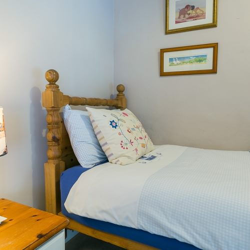 Mynydd Ednyfed Country House Caernarfon Road Criccieth LL520 PH child bedroom off lilac 1920x1080