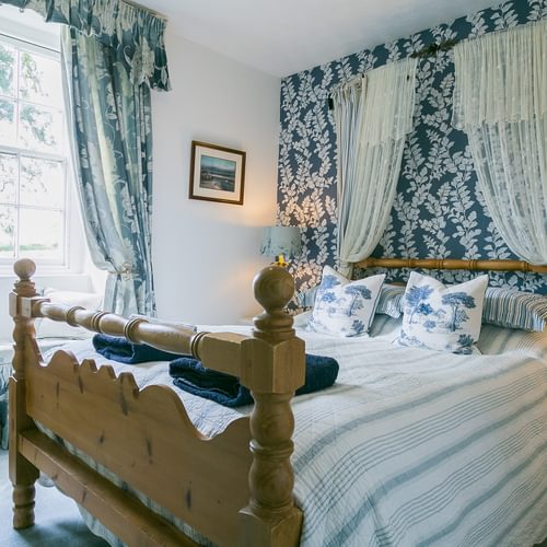 Mynydd Ednyfed Country House Caernarfon Road Criccieth LL520 PH blue bedroom 1920x1080