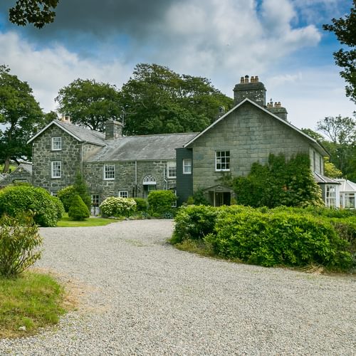 Mynydd Ednyfed Country House Caernarfon Road Criccieth LL520 PH drive 1920x1080 Copy