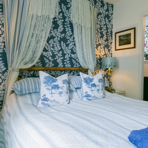 Mynydd Ednyfed Country House Caernarfon Road Criccieth LL520 PH pattern bedroom 1920x1080