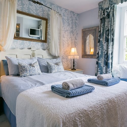 Mynydd Ednyfed Country House Caernarfon Road Criccieth LL520 PH patterns bedroom 1920x1080