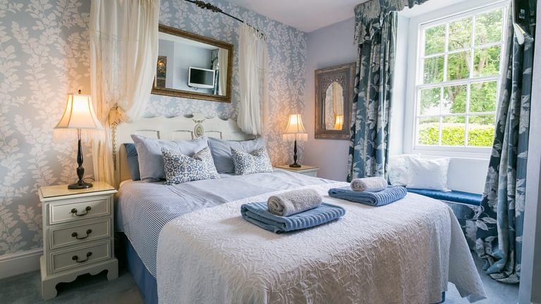 Mynydd Ednyfed Country House Caernarfon Road Criccieth LL520 PH patterns bedroom 1920x1080