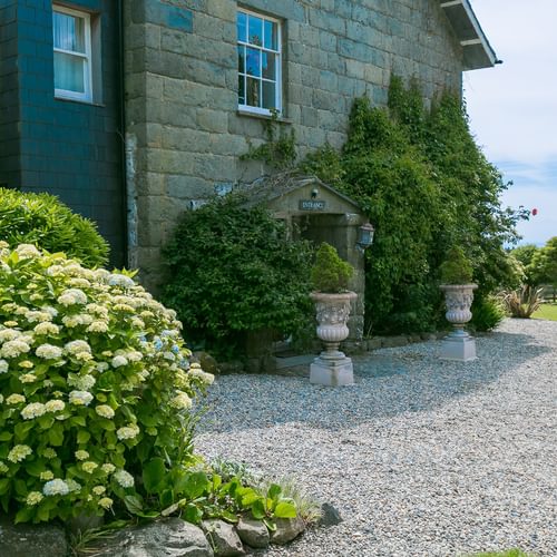 Mynydd Ednyfed Country House Caernarfon Road Criccieth LL520 PH urns 1920x1080 Copy