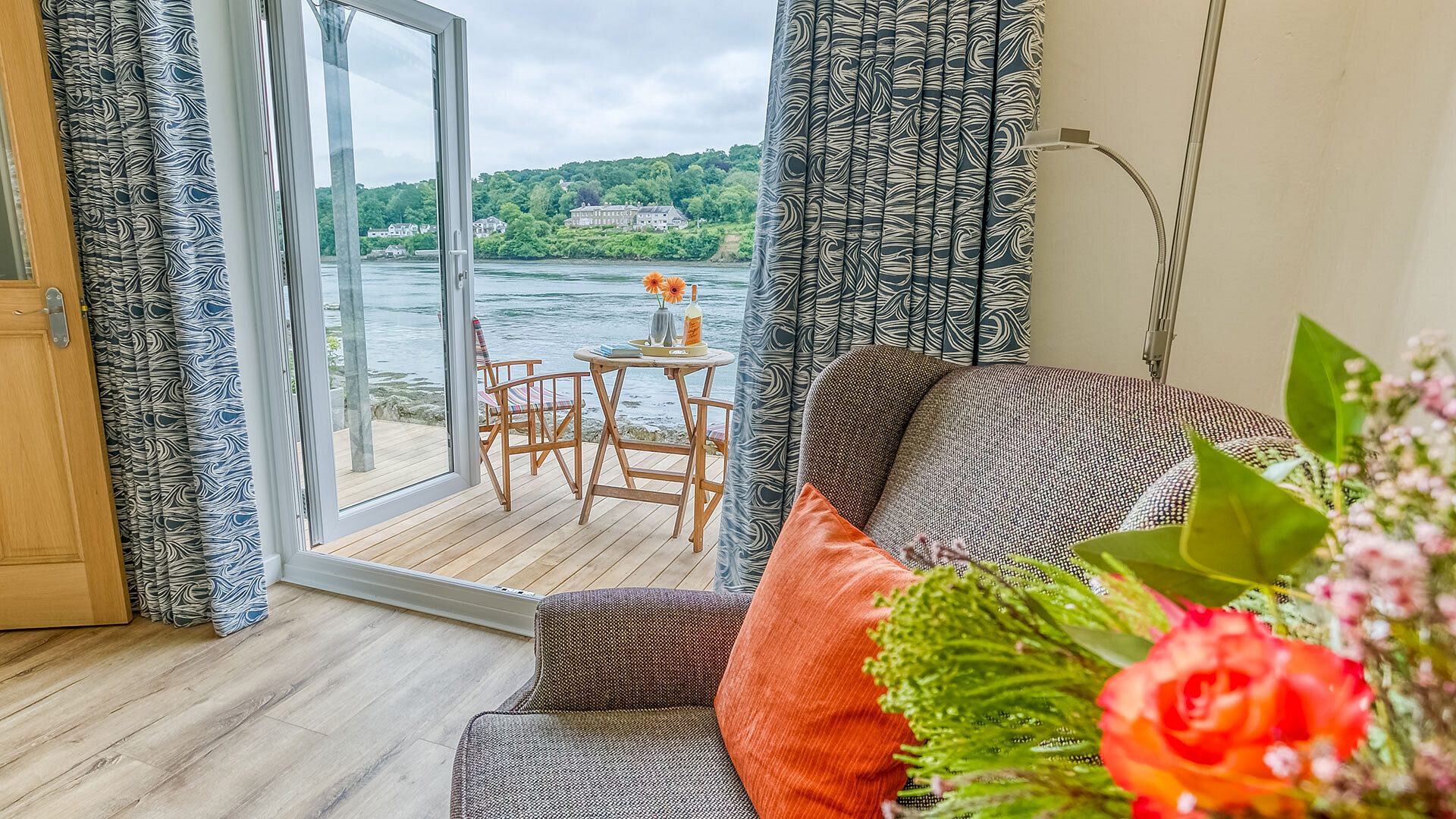 Noddfa Menai Bridge Anglesey sitting room 1920x1080