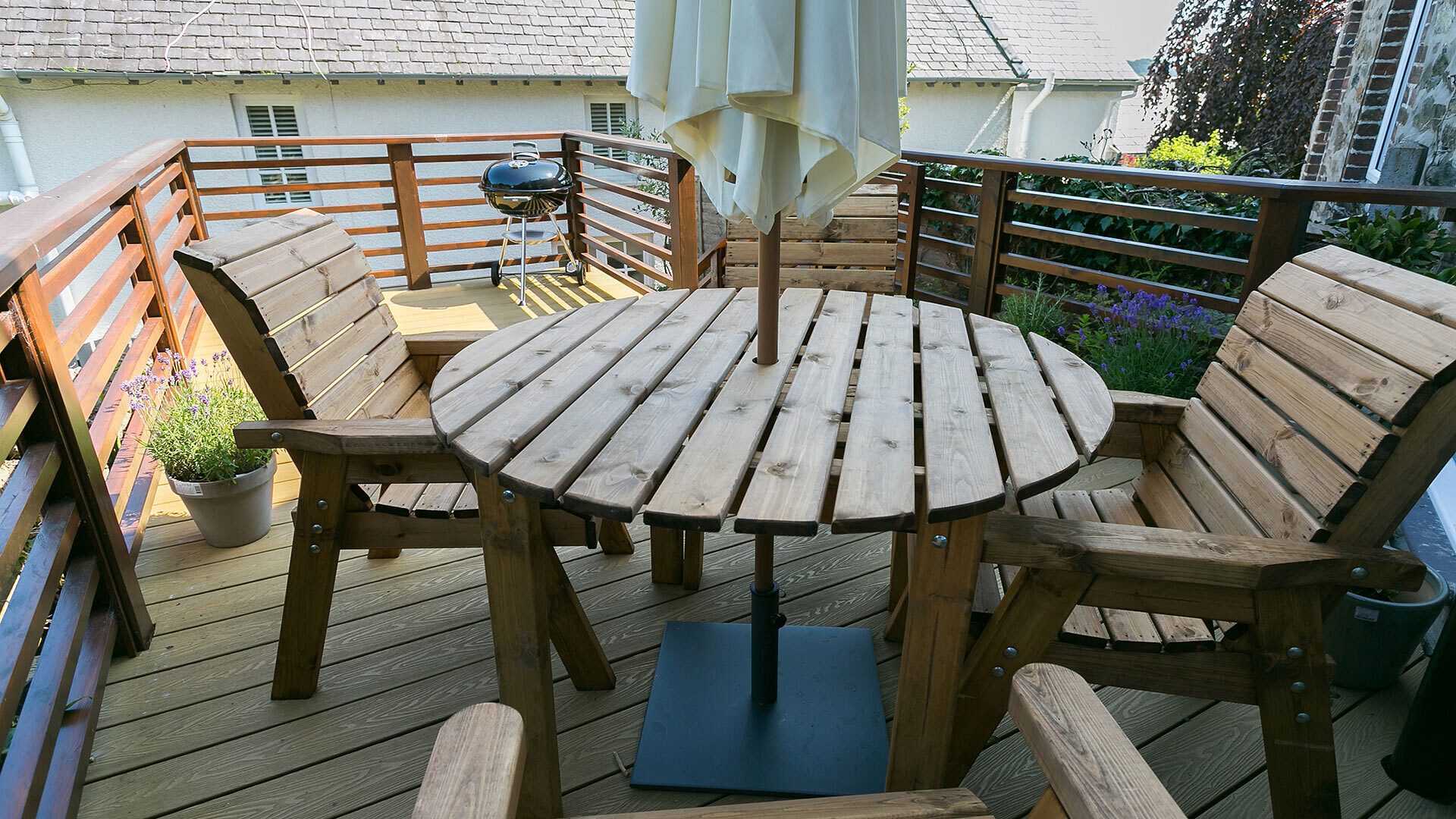 Shell Cottage Menai Bridge Anglesey outdoor seating bbq 1920x1080