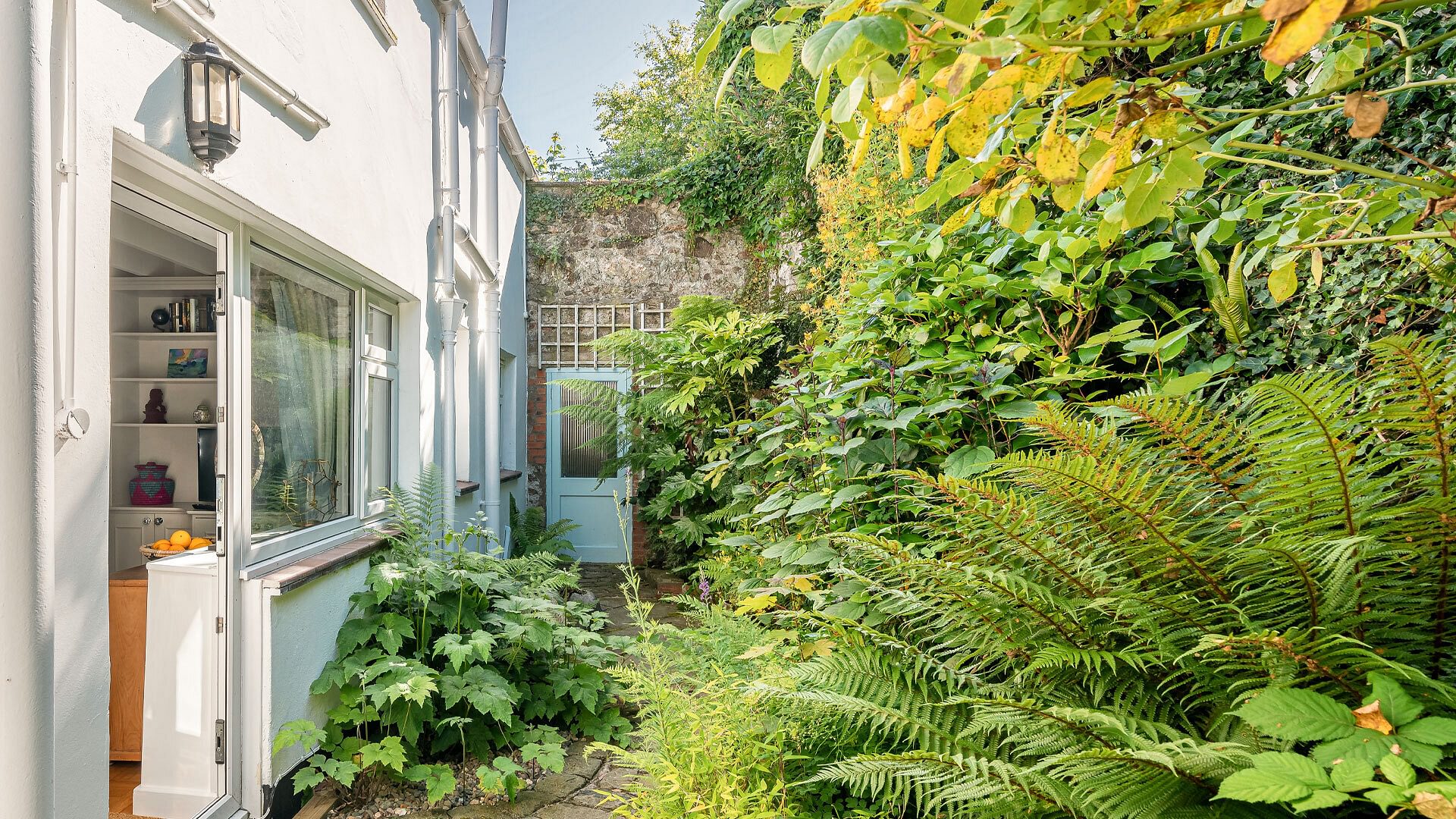 Steeple Cottage Beaumaris Anglesey garden 1920x1080