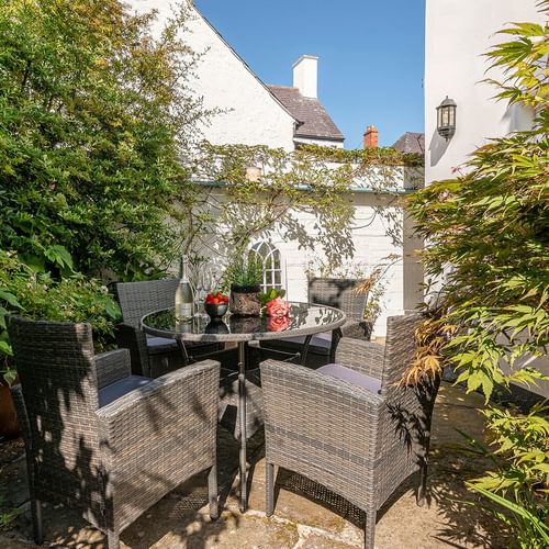 Steeple Cottage Beaumaris Anglesey garden patio 1920x1080