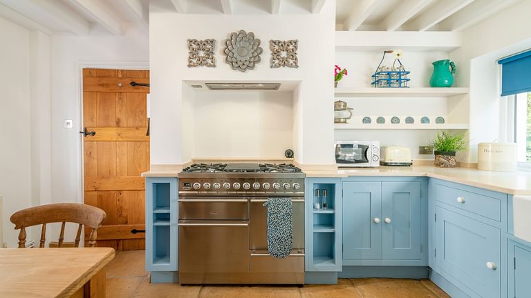 Steeple Cottage Beaumaris Anglesey kitchen 3 1920x1080