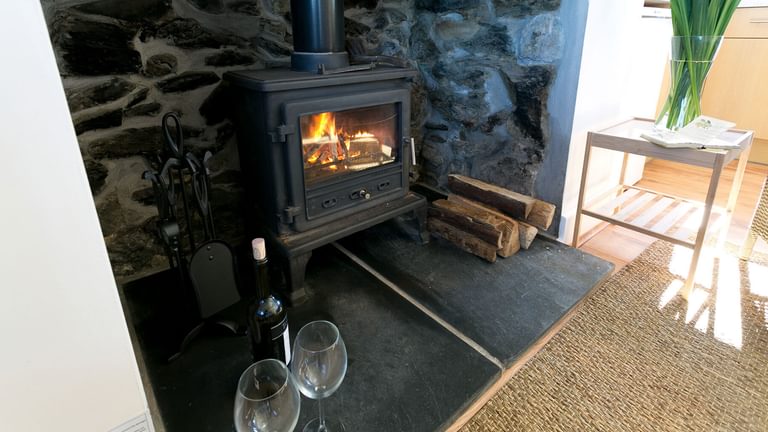 Pandy Cottage Aberffraw wood burning stove 1920x1080