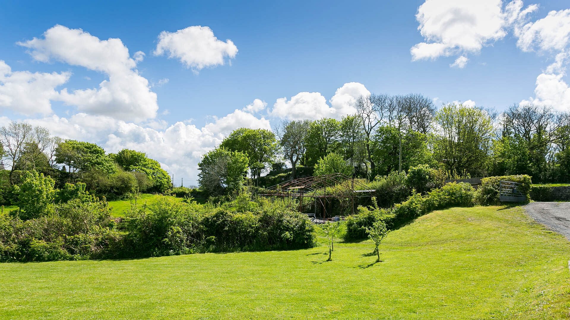 Pant Y Afallen Benllech Anglesey garden 1920x1080