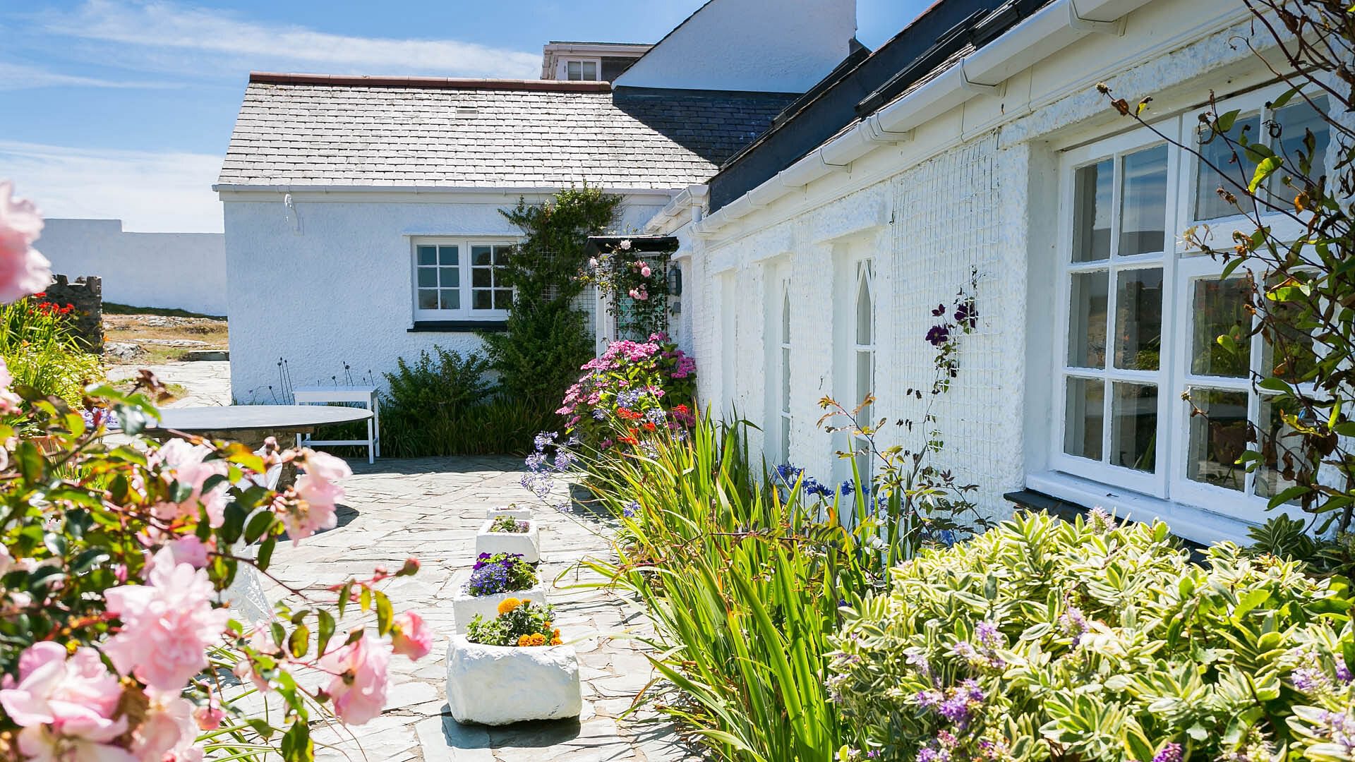 Pen Y Graig Rhoscolyn Anglesey courtyard 1920x1080