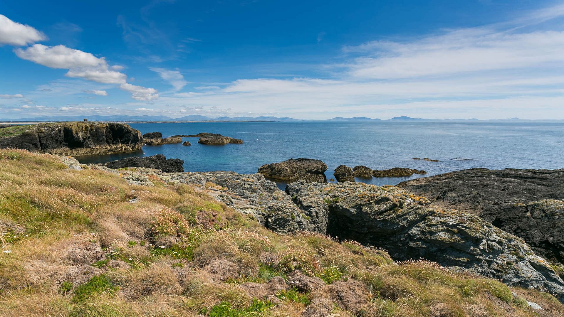 Pen Y Graig Rhoscolyn Anglesey sea mountain view 2 1920x1080