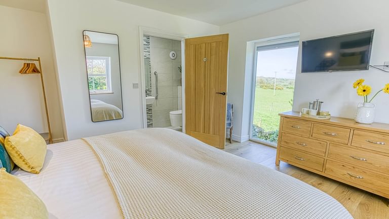 Pen y Fan Bellaf Pentraeth Anglesey super king bedroom 3 1920x1080