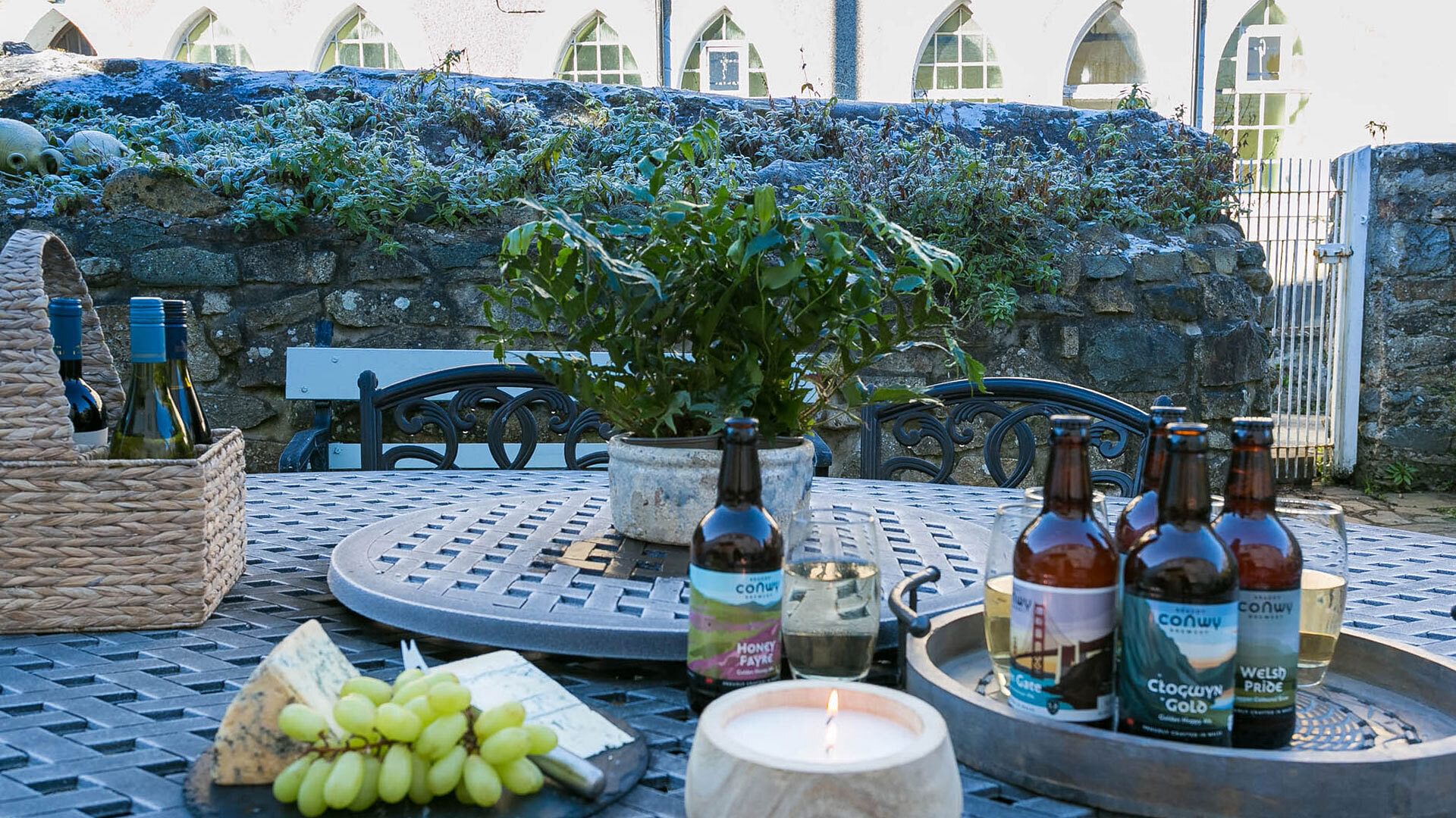 Pencoed Llanbedrog Llyn Peninsula patio 2 1920x1080