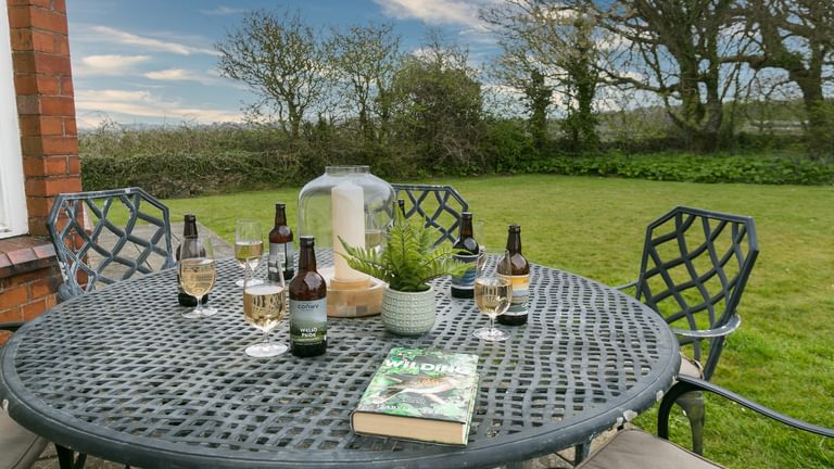 Penrhyn Halen Bodorgan Anglesey LL62 5 LS beers in garden 1920x1080