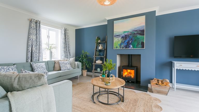 Penrhyn Isa Aberffraw Anglesey LL635 PJ living room oils 1920x1080