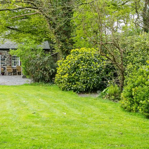 Plas Llechylched Bryngwran Anglesey LL653 SH hayloft trees 1920x1080