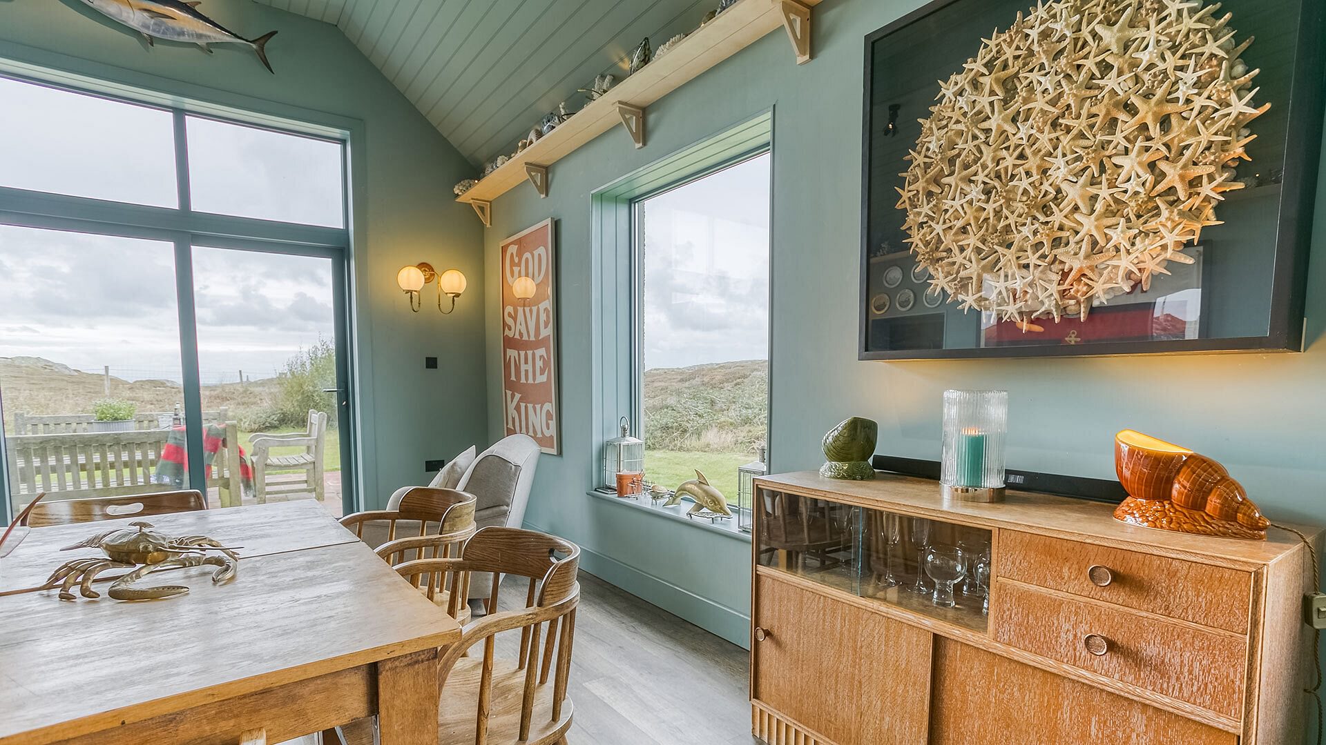 Plas Esgob Rhoscolyn Anglesey dining kitchen 7 1920x1080