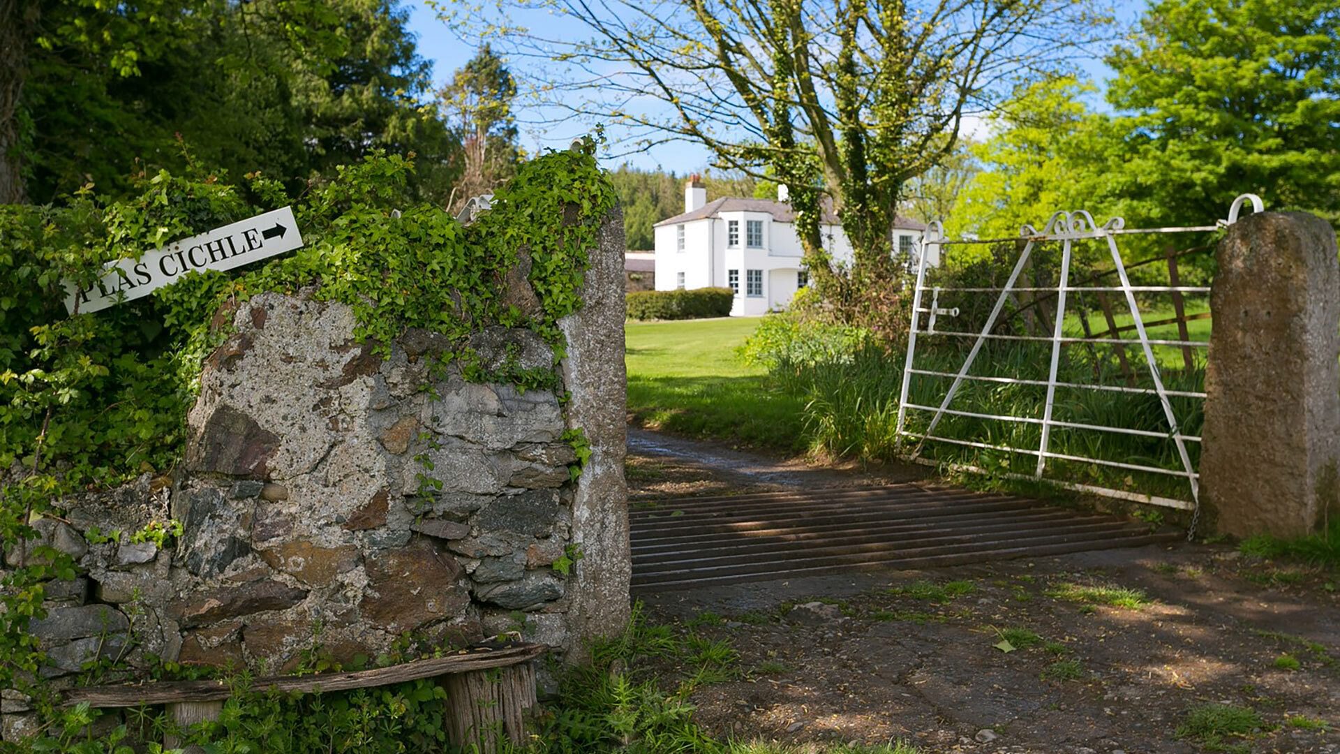 Plas Cichle Beaumaris Anglesey Entrance 1920x1080