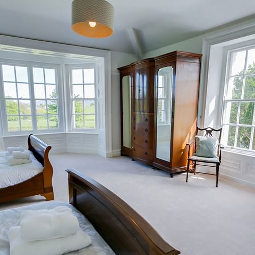 Plas Cichle Anglesey Beaumaris family bedroom 1920x1080