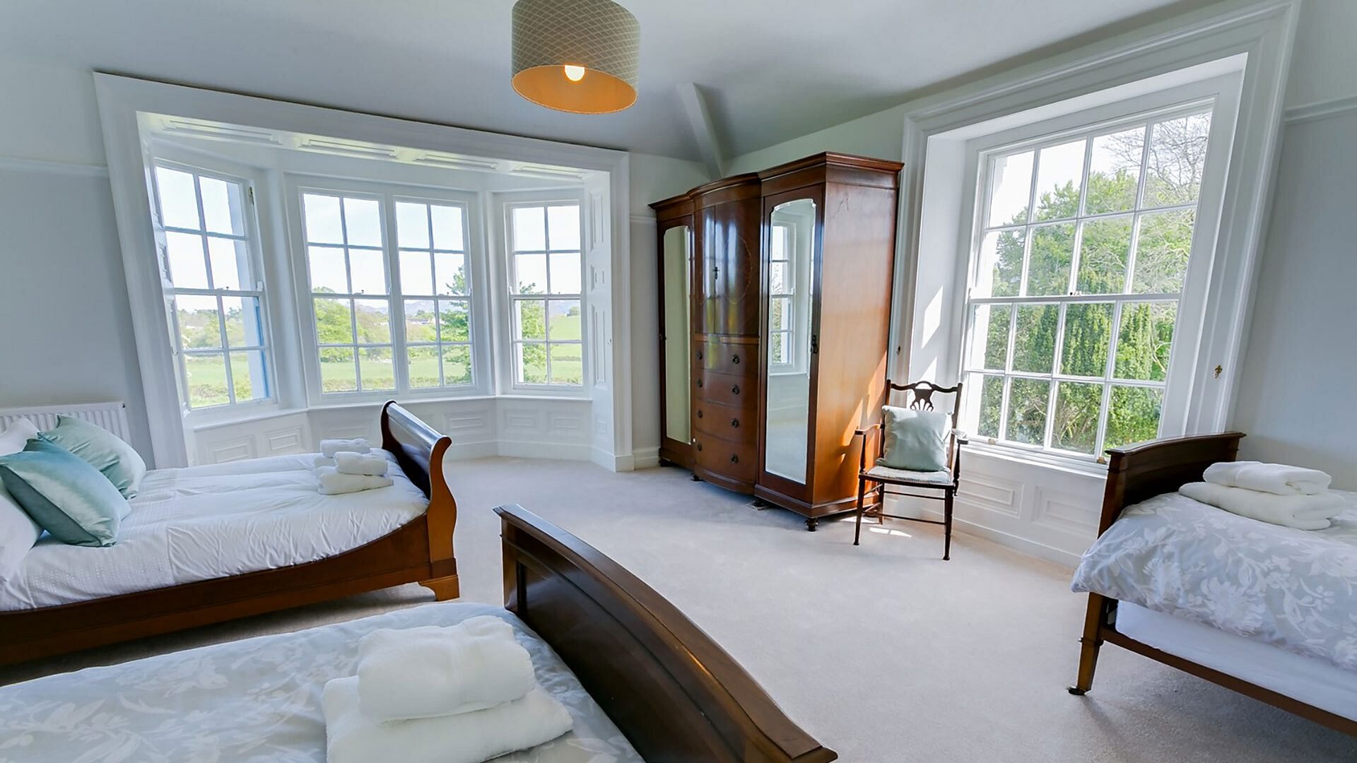 Plas Cichle Anglesey Beaumaris family bedroom 1920x1080