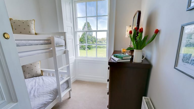 Plas Cichle Beaumaris Anglesey bunk bedroom 1920x1080