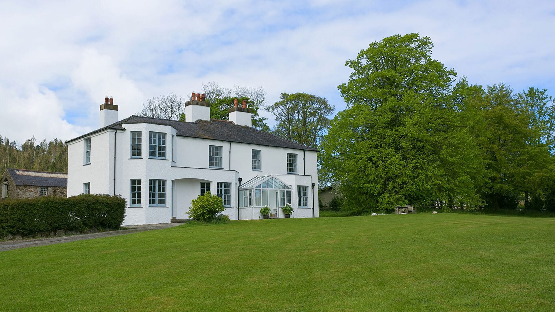 Plas Cichle Beaumaris Anglesey exterior view 1920x1080