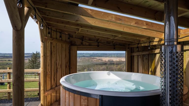 Willow Cottage Newborough Anglesey hot tub 6 1920x1080