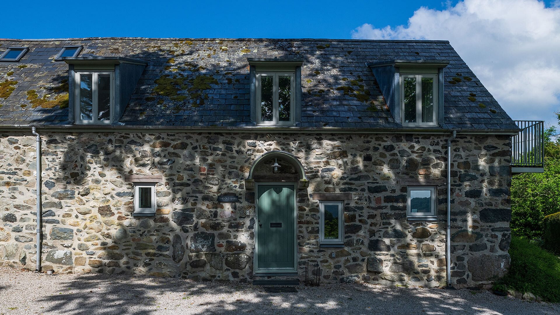 The Old Barn Eglwysbach Conwy front of cottage 1920x1080