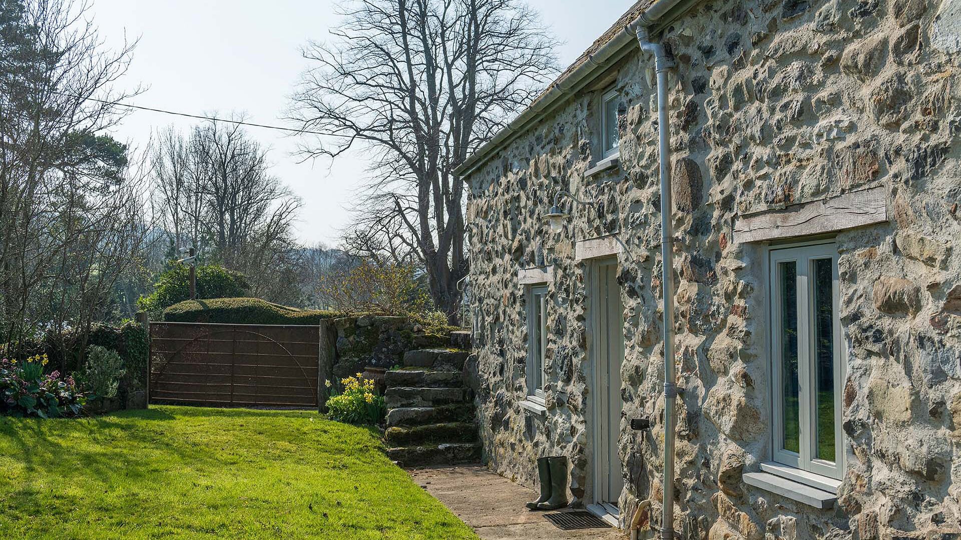 The Old Barn Eglwysbach Conwy outside 2 1920x1080