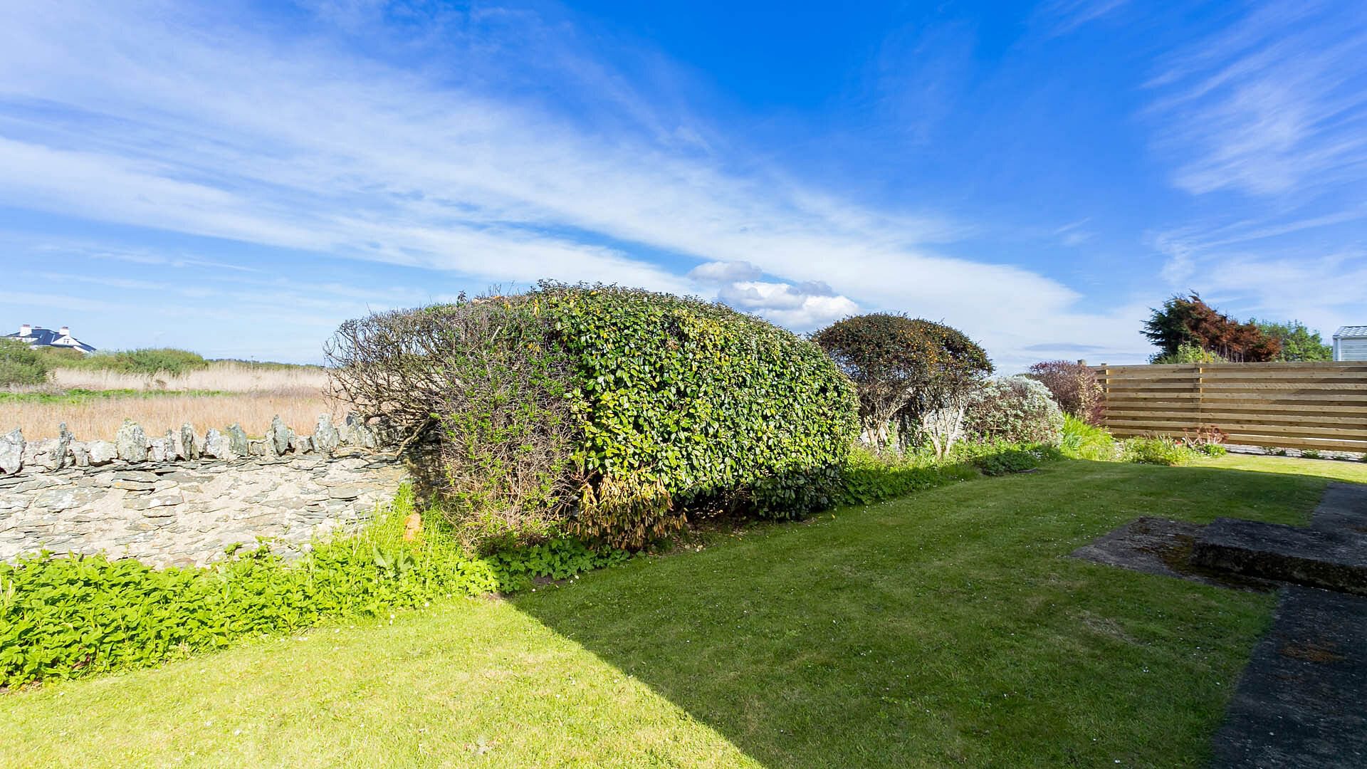 Tideaway Trearddur Bay Anglesey garden 7 1920x1080