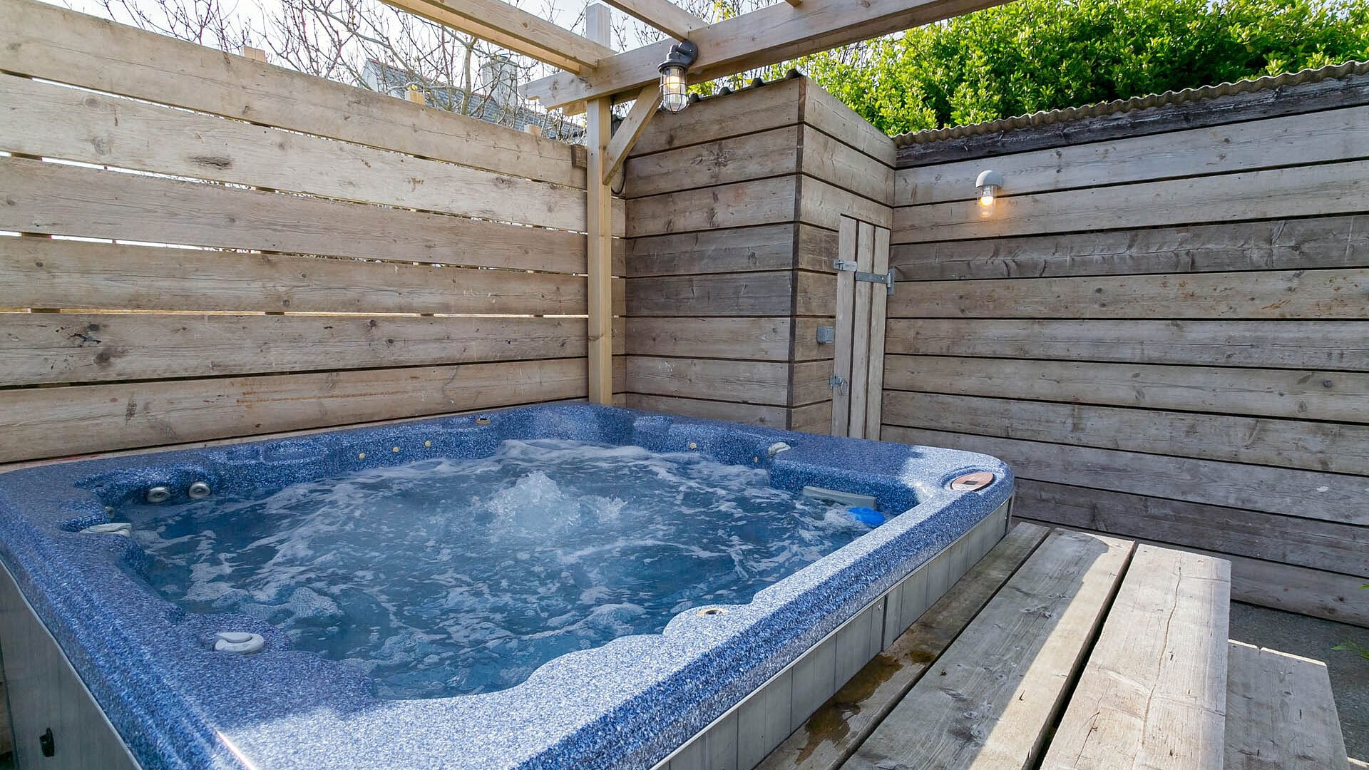 Tideaway Trearddur Bay Anglesey garden hottub 5 1920x1080