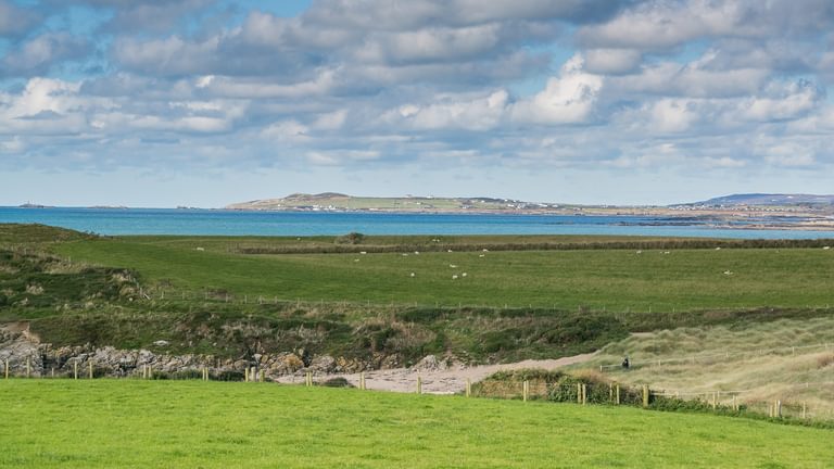 Trecastell ty Croes Anglesey LL655 TE sand 1920x1080