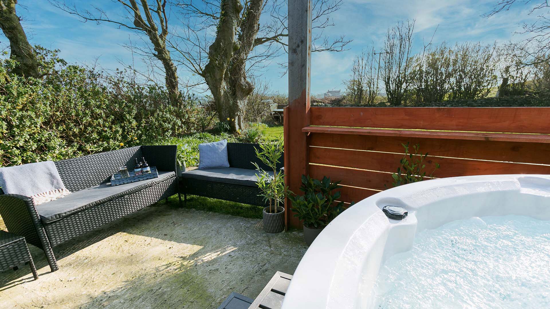 Tregynrig Bach Cemaes Bay Anglesey garden hot tub 1920x1080