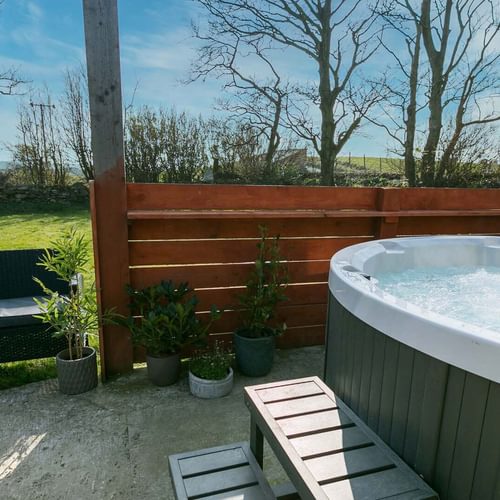 Tregynrig Bach Cemaes Bay Anglesey garden hot tub 2 1920x1080