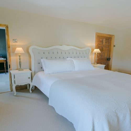 Ty Castell 1 A Bulkeley place Beaumaris Anglesey LL588 AP Boltholes to ensuite 1920x1080